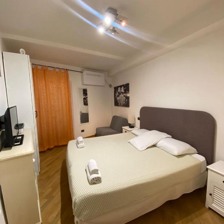 B&B and Home La Piazzetta della Pioggia - Camera Doppia con Letti Singoli - 12