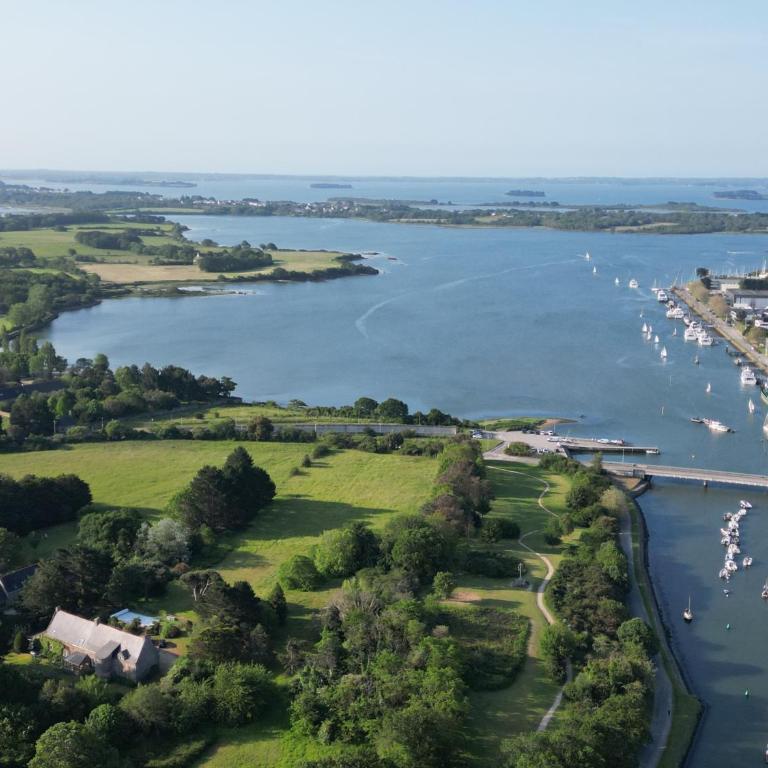 La villa M Vannes, villa les pieds dans l'eau sur le port, avec grand jacuzzi - Villa - Vue sur Mer - 55