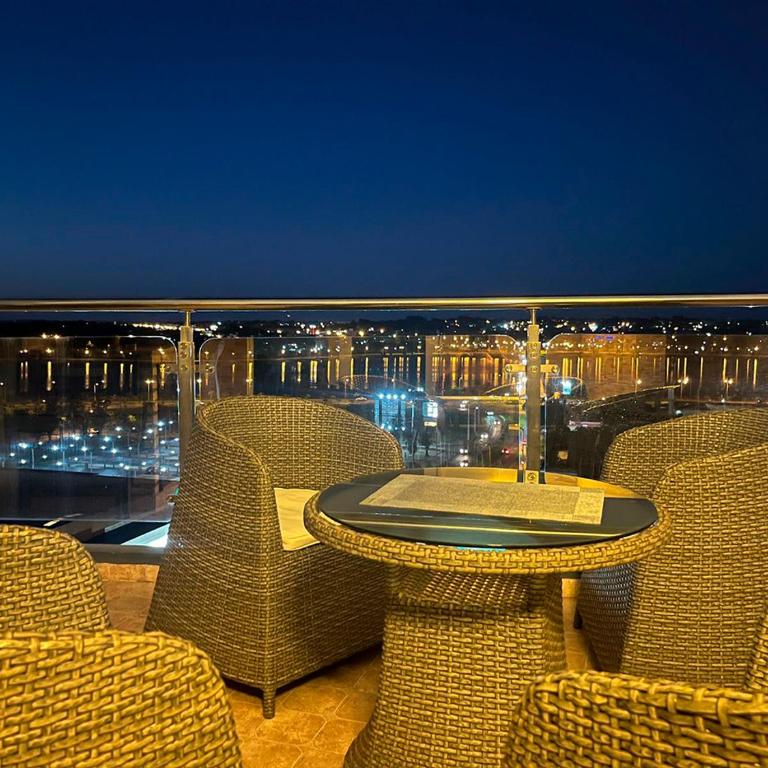Costanera Encarnación - Apartamento Entero - Apartamento de 3 dormitorios - 4