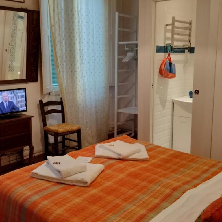 BB Tre Gigli Firenze stazione, via Palazzuolo 55 - Camera Matrimoniale con Bagno Privato - 9