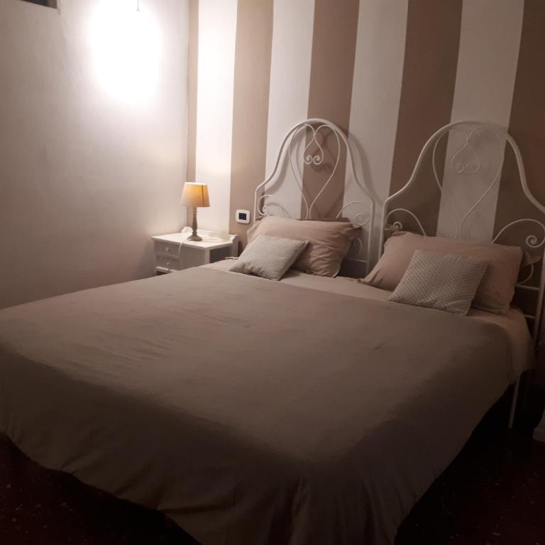DEMIVIE GUESTHOUSE - Camera Matrimoniale con Bagno Privato - 17