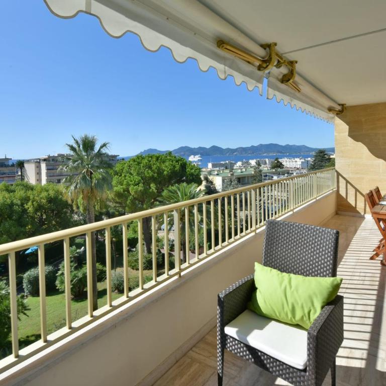 Close to downtown Cannes swimming pool and sea view - Appartement - 7