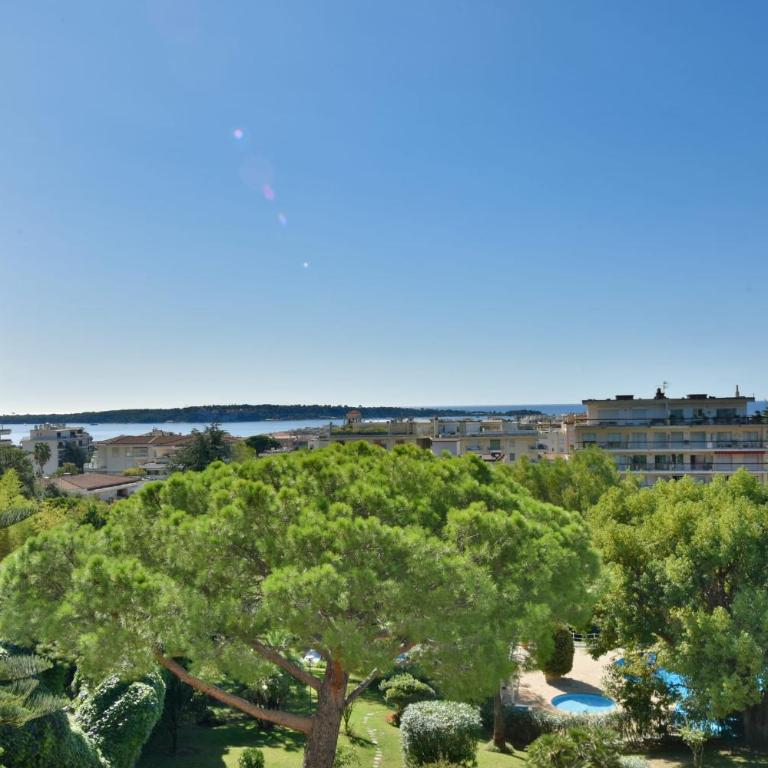 Close to downtown Cannes swimming pool and sea view - Appartement - 6