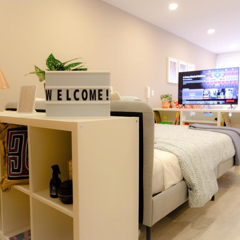 The Petit Flat - Bright & stylish studio apartment near Unicentro - Studio with Balcony - 3