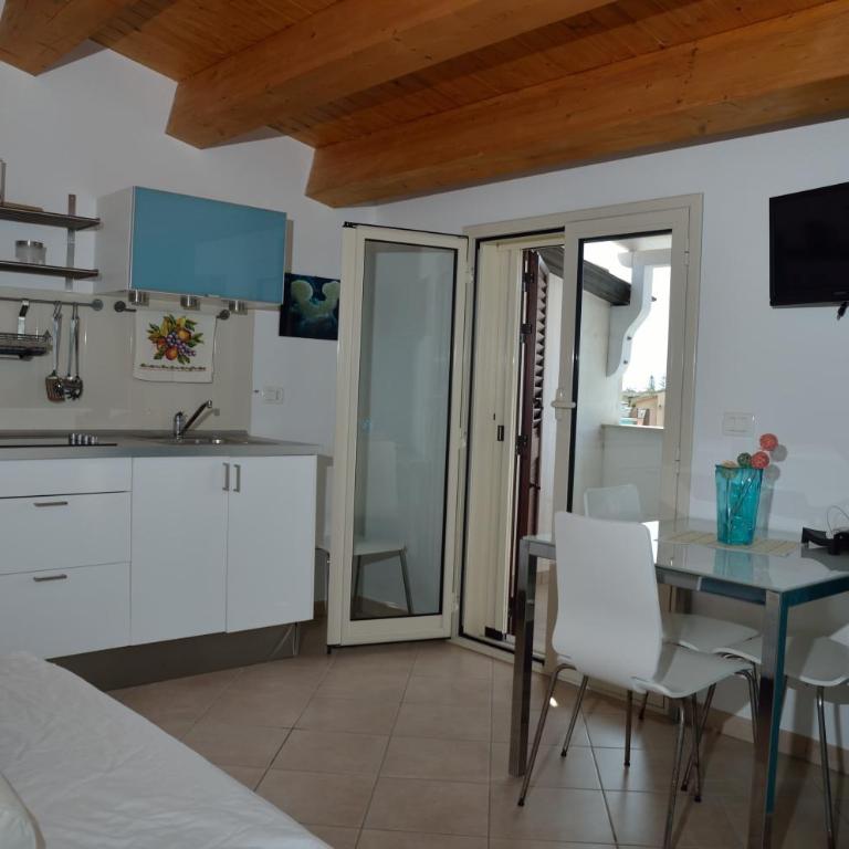 Rada Delle Tortore - One-Bedroom Apartment with Balcony - 1