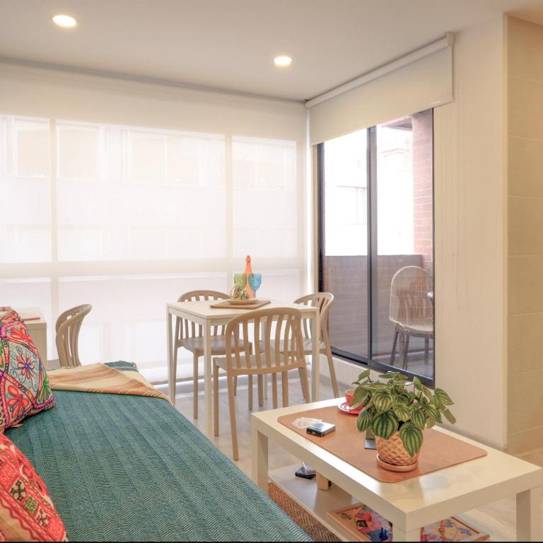 The Petit Flat - Bright & stylish studio apartment near Unicentro - Studio with Balcony - 6