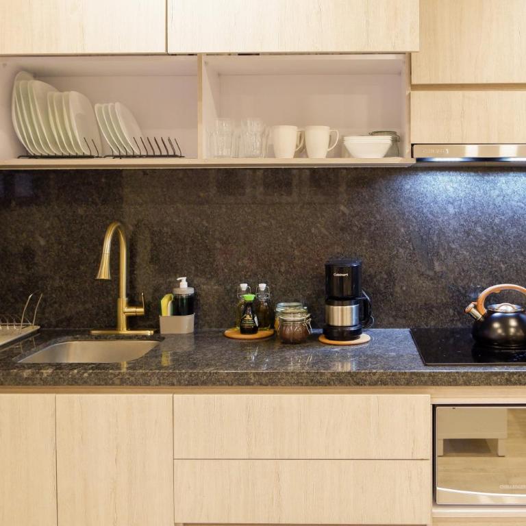 The Petit Flat - Bright & stylish studio apartment near Unicentro - Studio with Balcony - 15