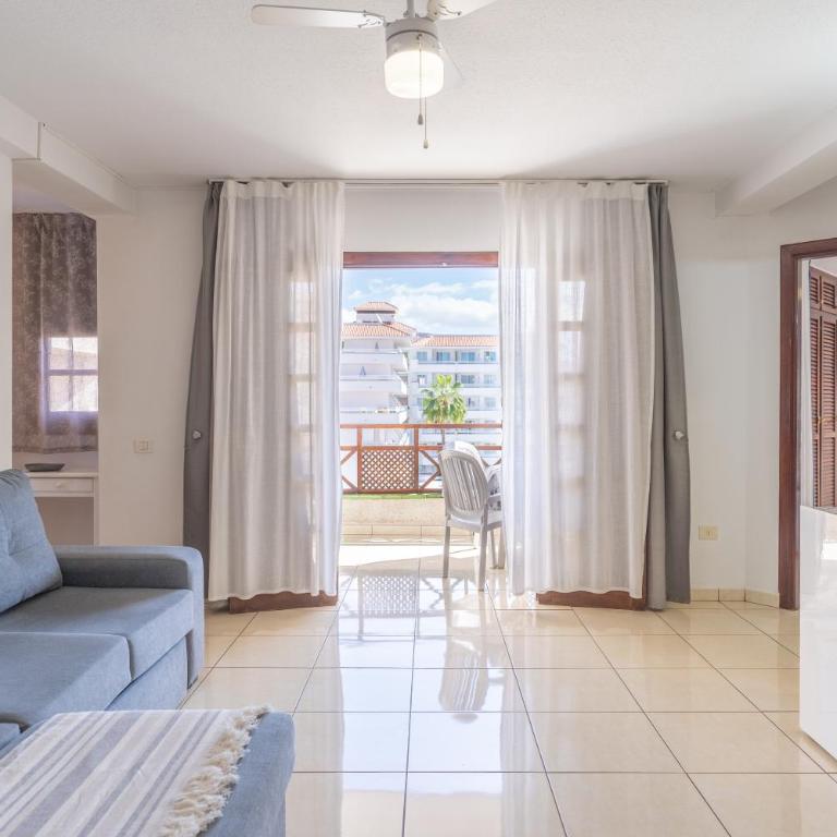 GO2TENERIFE Apart'Smile Las Americas Center & Heated Pool - Apartamento con terraza - 9