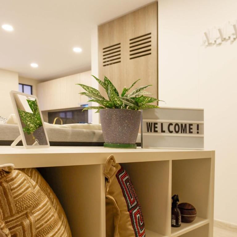 The Petit Flat - Bright & stylish studio apartment near Unicentro - Studio with Balcony - 26