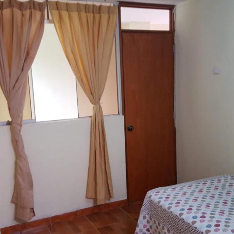 Hospedaje Arana - Double Room with Private Bathroom - 1