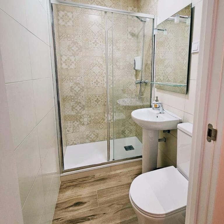 HOSTAL ANDREA GRANVIA - Habitación Doble - 5