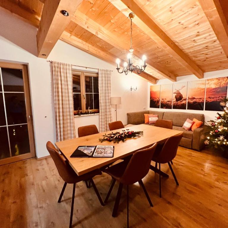 Ferienhaus Zillertal Panorama Blick Balkon Sauna - Apartment mit 3 Schlafzimmern - 6