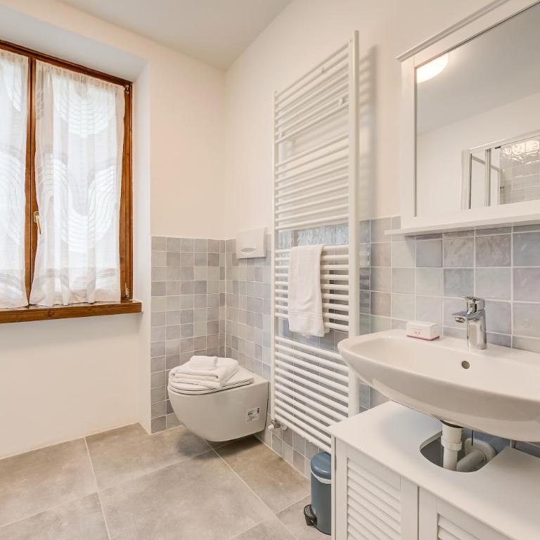 The Rock View - Happy Rentals - Apartment with Balcony - 8