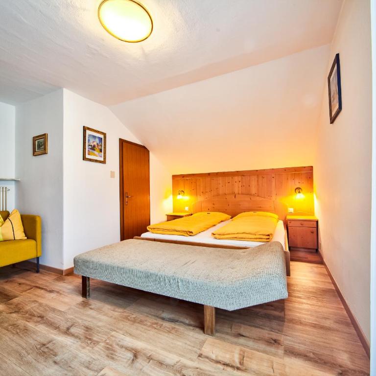 Gasthof Anny - Doppelzimmer mit Balkon - 8