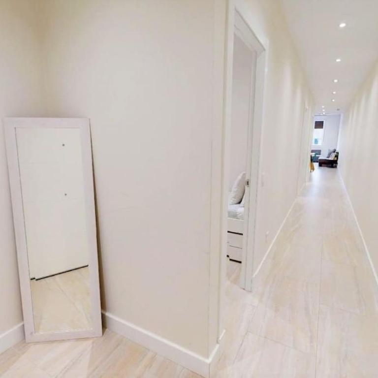 Flat in Centro Madrid-Tud - Three-Bedroom Apartment - 6