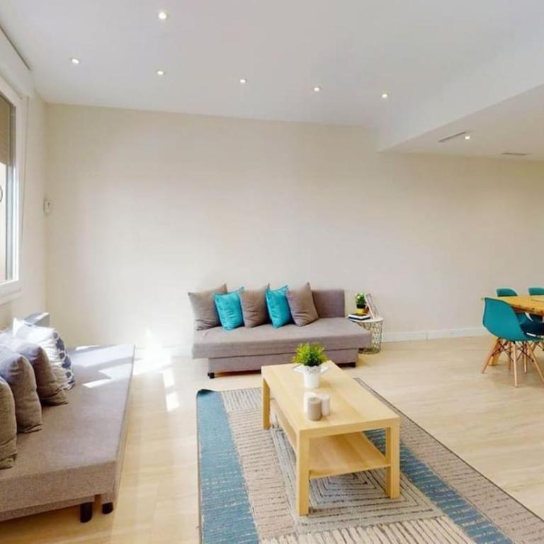 Flat in Centro Madrid-Tud - Three-Bedroom Apartment - 7
