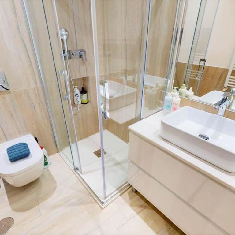 Flat in Centro Madrid-Tud - Three-Bedroom Apartment - 8