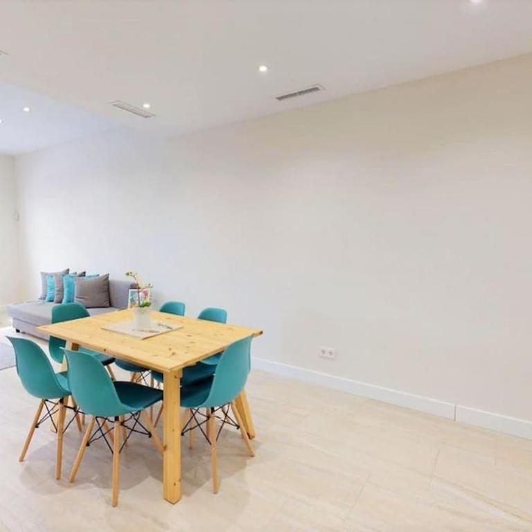 Flat in Centro Madrid-Tud - Three-Bedroom Apartment - 16