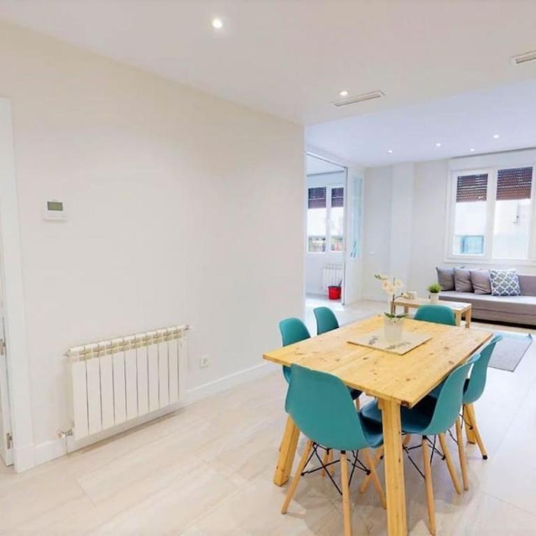 Flat in Centro Madrid-Tud - Three-Bedroom Apartment - 17