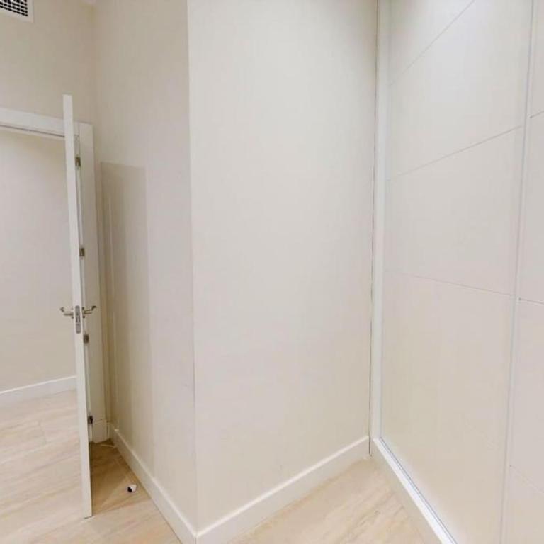 Flat in Centro Madrid-Tud - Three-Bedroom Apartment - 22