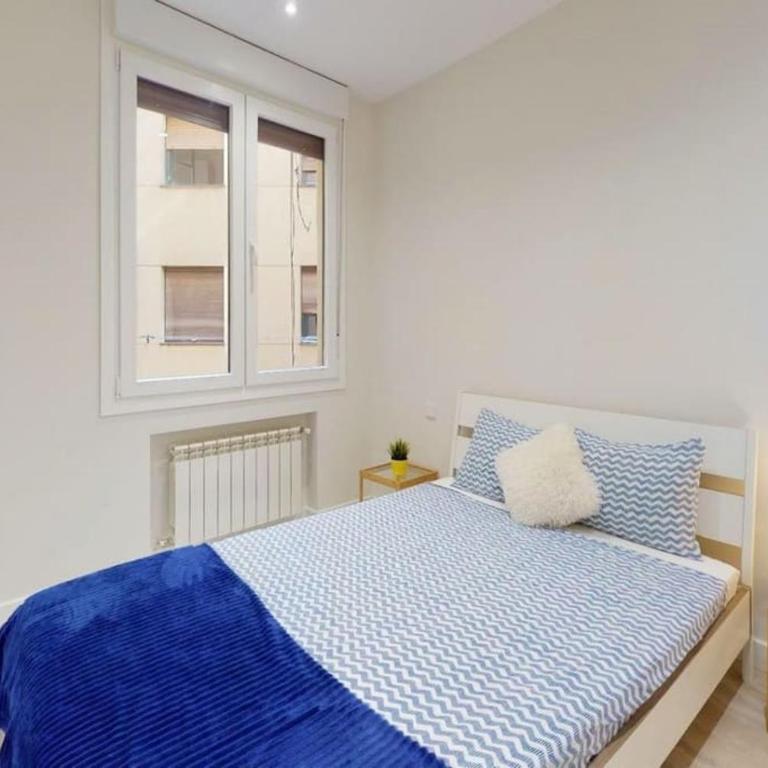 Flat in Centro Madrid-Tud - Three-Bedroom Apartment - 24