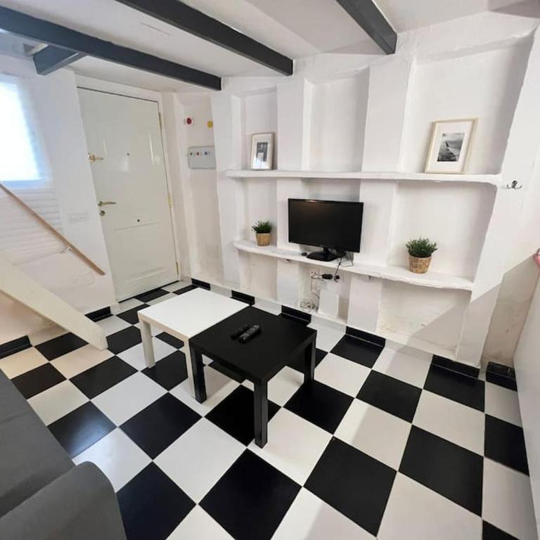 Nice apartment at street level 20 min from SOL-Piern - One-Bedroom Apartment - 5