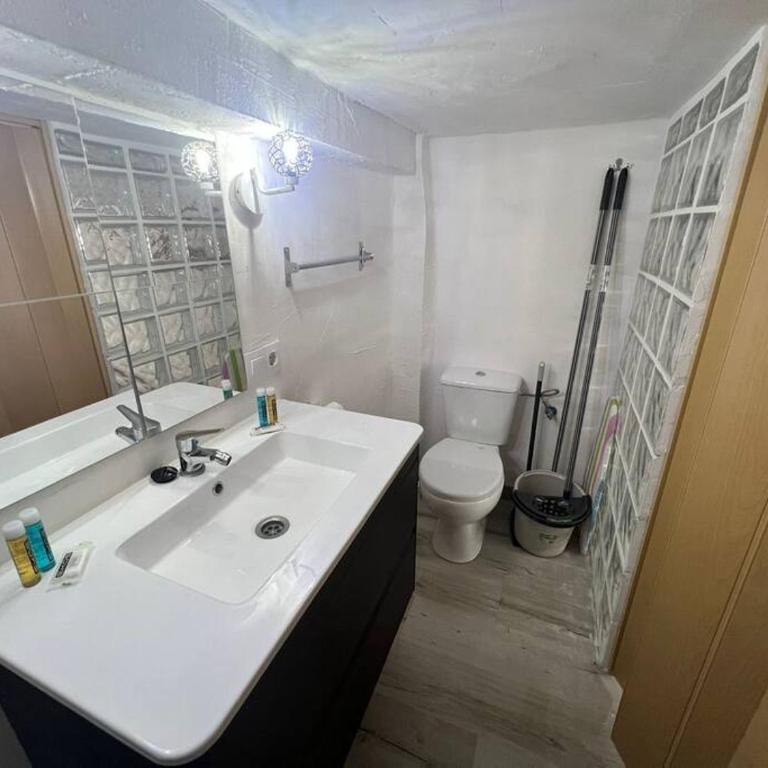 Nice apartment at street level 20 min from SOL-Piern - One-Bedroom Apartment - 6