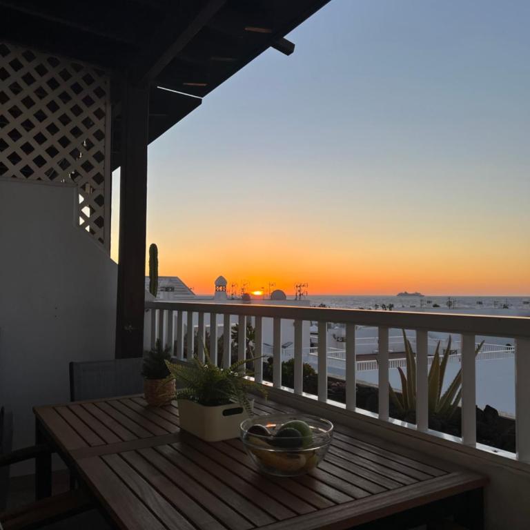 NEW Pools Wonderful Views AC - Deluxe Apartment - 12