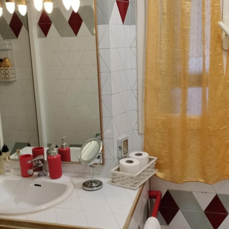 BB Tre Gigli Firenze stazione, via Palazzuolo 55 - Camera Matrimoniale con Bagno Privato Esterno - 5