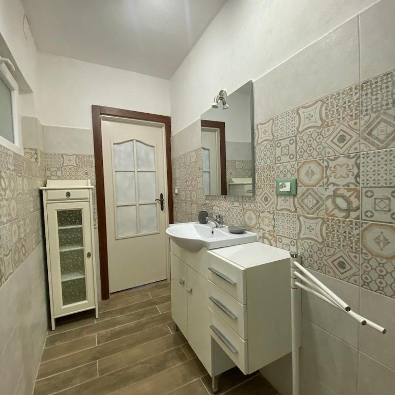 PAGAPS - Appartamento con 2 Camere da Letto - 16