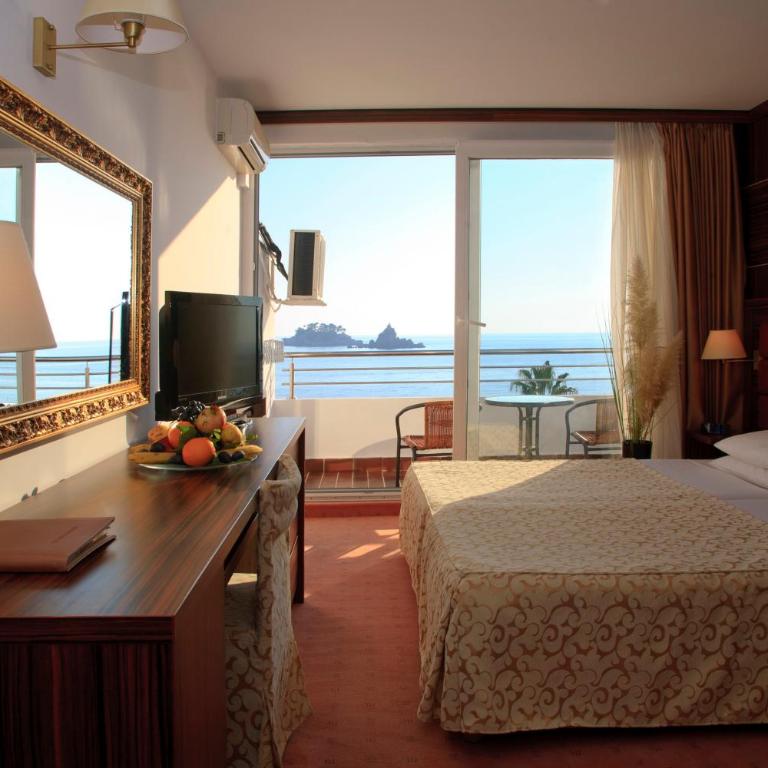Hotel Palas - Double or Twin Room with Balcony - 2