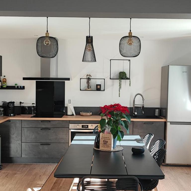 maison Loupaumaga 2 appartements - Seven-Bedroom House - 3