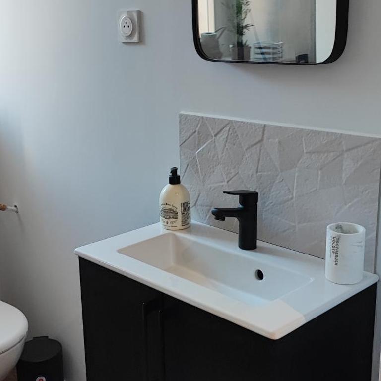 maison Loupaumaga 2 appartements - Seven-Bedroom House - 14