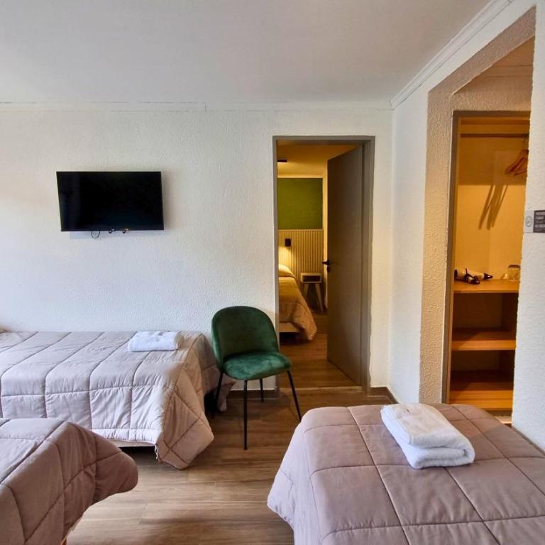 M382 Hotel Bariloche - Habitación cuádruple - 5