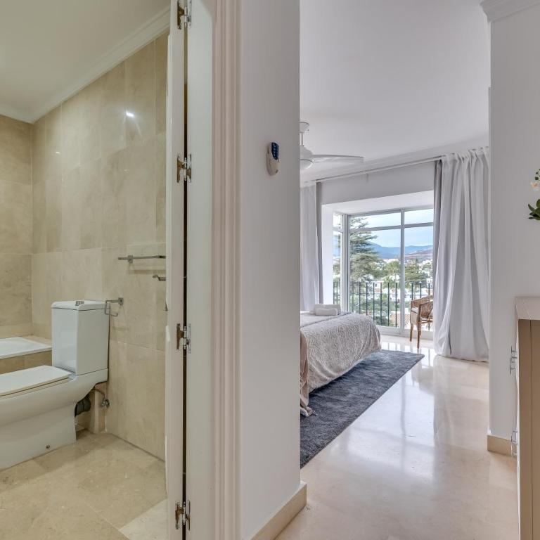 Newly Refurbished 2 BDRM Amazing Complex w Pools - Two-Bedroom Apartment - 29