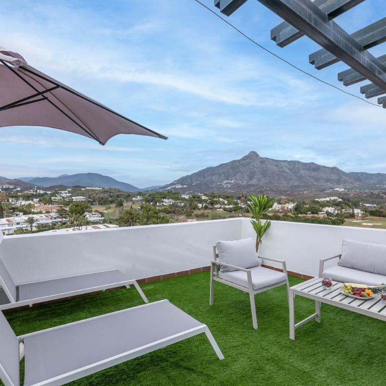 Newly Refurbished 2 BDRM Amazing Complex w Pools - Two-Bedroom Apartment - 11