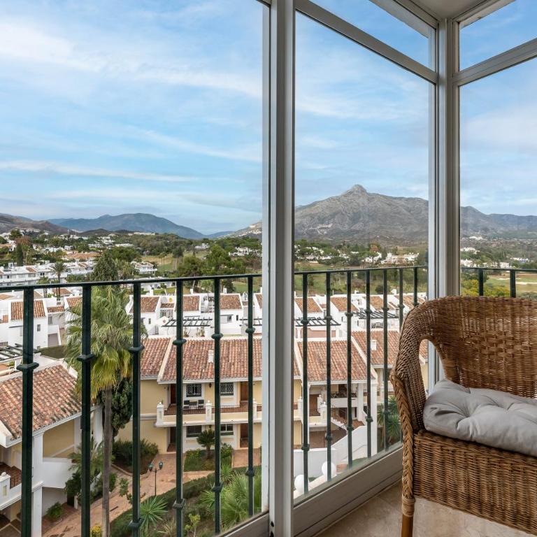 Newly Refurbished 2 BDRM Amazing Complex w Pools - Two-Bedroom Apartment - 27