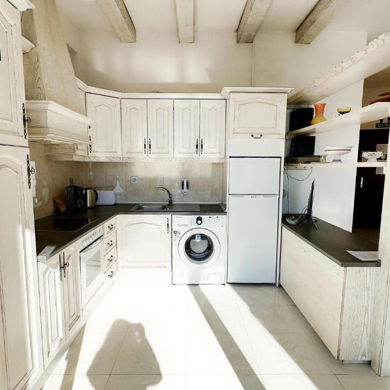 Skol 339 - 2-Bedroom Apartment in Edificio Skol Marbella - Two-Bedroom Apartment - 9