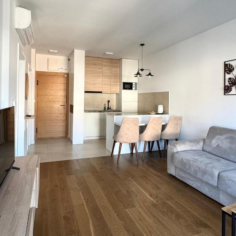 Apartments LORA Zmajeva, 7 - Apartment with Mountain View - 1