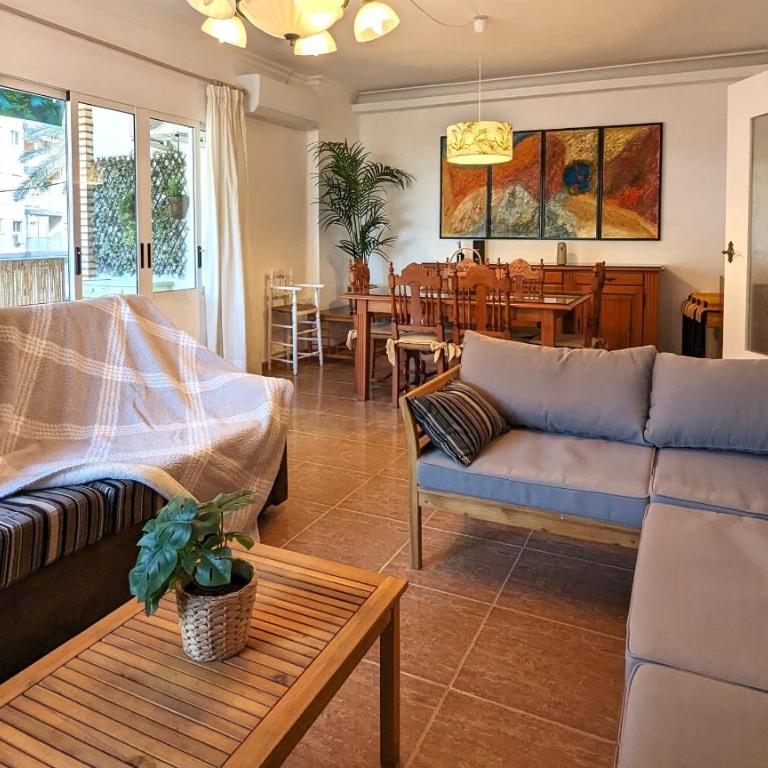 Terraza con vistas al mar Parking privado 120 mts, junto a la playa - Three-Bedroom Apartment - 39
