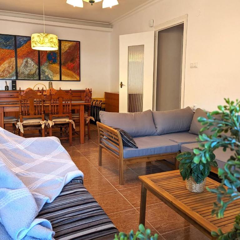 Terraza con vistas al mar Parking privado 120 mts, junto a la playa - Three-Bedroom Apartment - 32