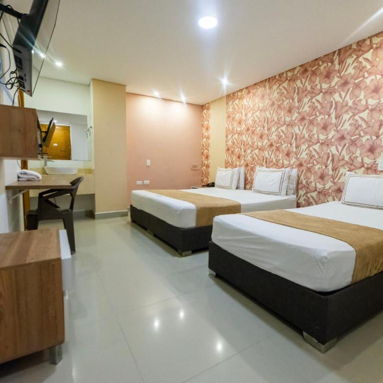 Infinity Hotel - Classic Triple Room - 26