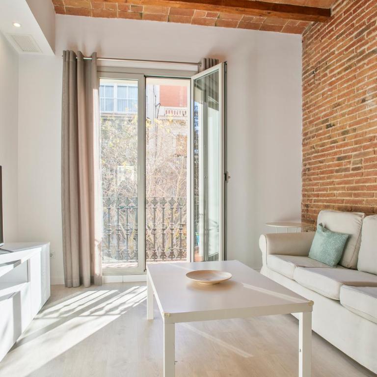 BcnStop Sant Pau Suites - Three-Bedroom Apartment - 27