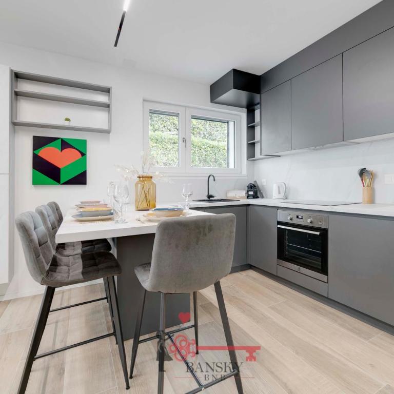 Home Sofia Room 2 - Modern Station -By EasyLife Swiss - Appartamento con 1 Camera da Letto - 7