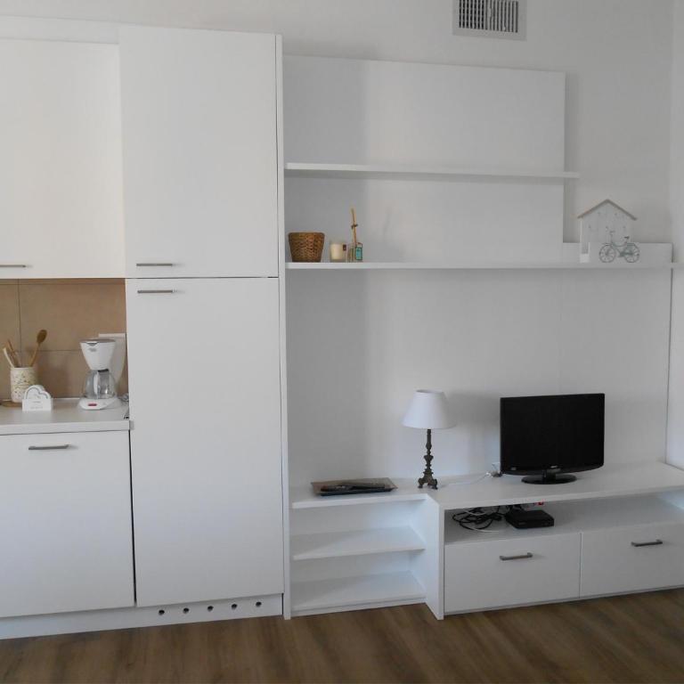 PeschieraHome Apartments - Appartamento con 2 Camere da Letto - 9