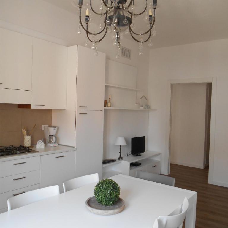 PeschieraHome Apartments - Appartamento con 2 Camere da Letto - 8