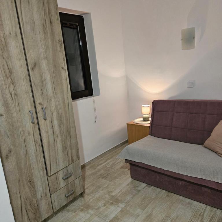Apartmani Račeta - Double Room with Balcony - 13