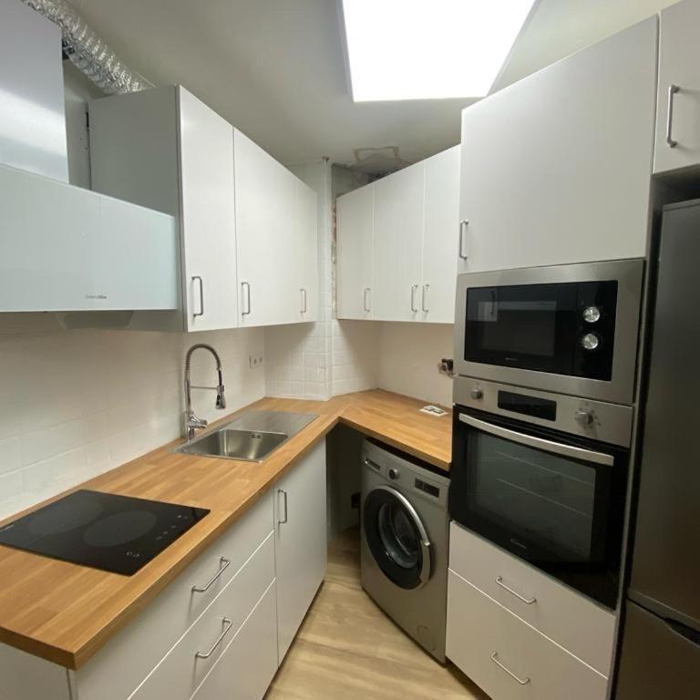 Piso delante de la playa La Pineda con 2 habitaciones - One-Bedroom Apartment - 13