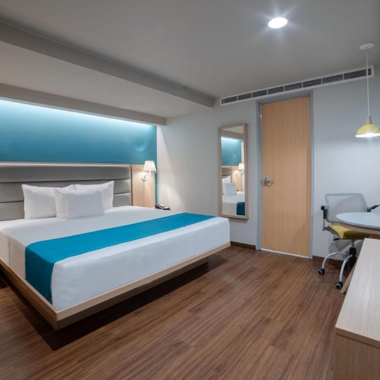 City Express Suites by Marriott Ciudad de México Anzures - Penthouse Suite with Sofa Bed and Balcony - 5