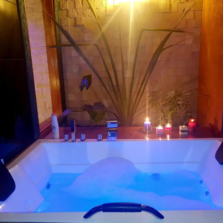 Hostal Cagnapa Restobar - Suite Deluxe con bañera de hidromasaje - 3